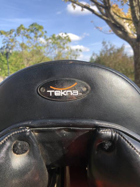 Selle de dressage Tekna 17,5 pouces 