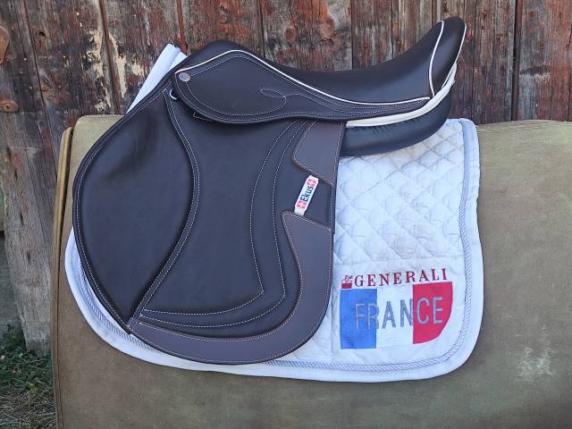 Selle EKUS F4 état neuf - 17"