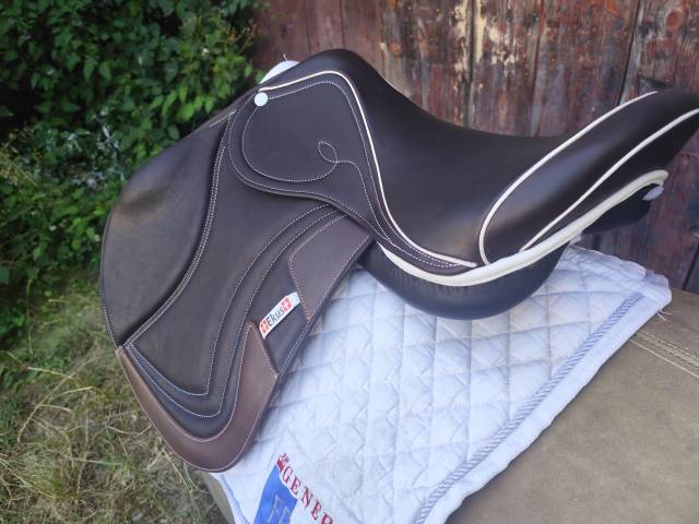 Selle EKUS F4 état neuf - 17"