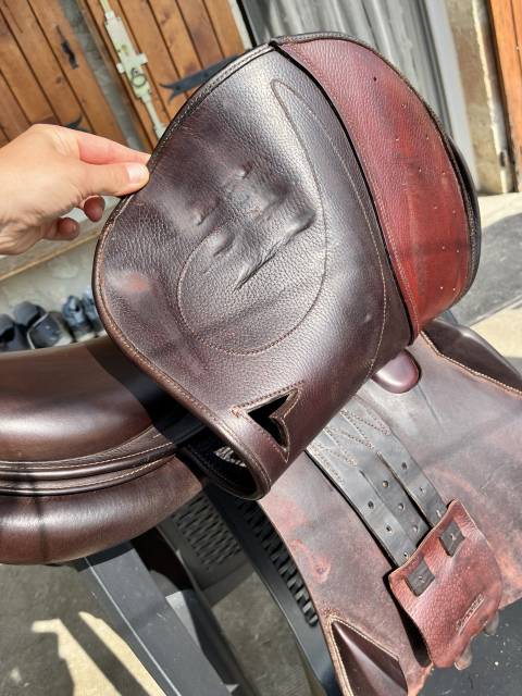 Selle cuir 17 pouces 