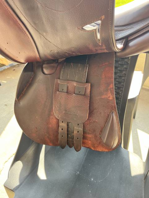 Selle cuir 17 pouces 