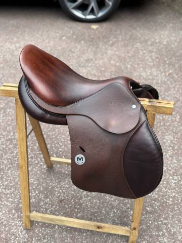 Selle Meyer modèle Marianne taille 17,5 année 2023