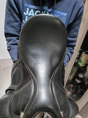 Selle de dressage 