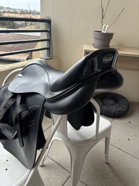 Selle mixte Tekna 17’ bon état - 250€