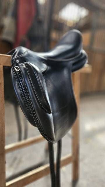 Selle de dressage Manta 