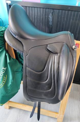 Selle de dressage Devoucoux Harmonie siège 17,5