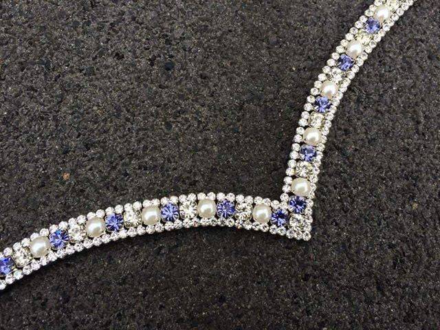 Frontal strass blancs et bleu indigo - Éclat et élégance