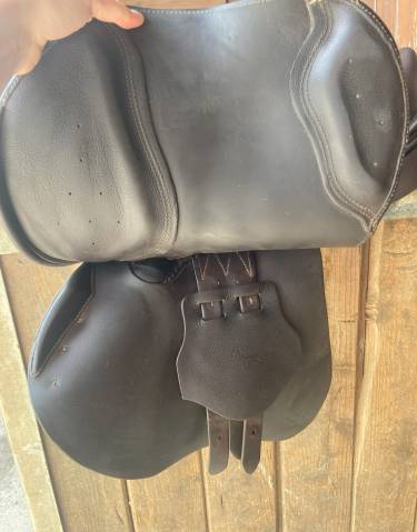 Selle AGM 17"5 pouces