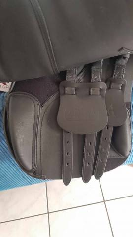 SELLE ARENA MIXTE 17,5 NOIRE