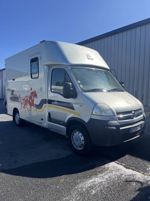 CAMION 2 CHEVAUX 
