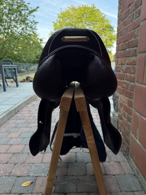 Selle prestige Versailles taille 17