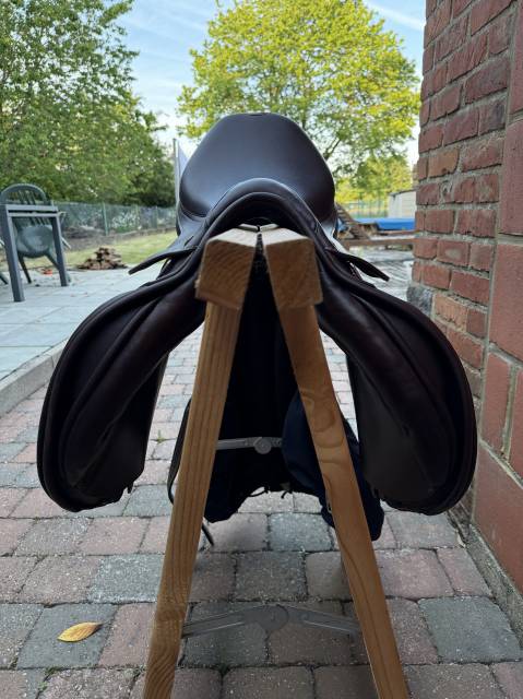 Selle prestige Versailles taille 17