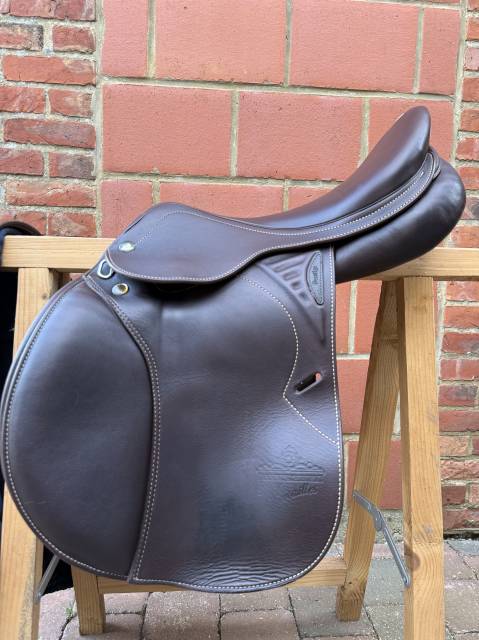 Selle prestige Versailles taille 17