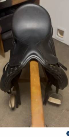 Selle de dressage Éric Thomas Taille 17,5