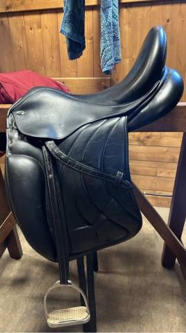 Selle de dressage Éric Thomas Taille 17,5