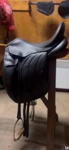 Selle de dressage Éric Thomas Taille 17,5