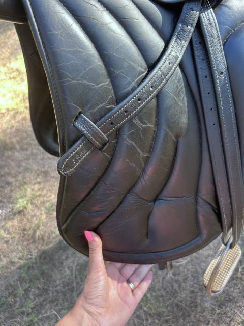 Selle de dressage Éric Thomas Taille 17,5