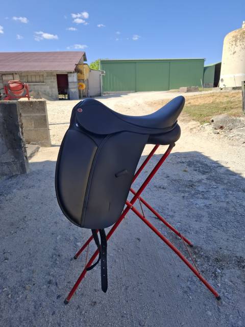 Selle de dressage STAR 17,5