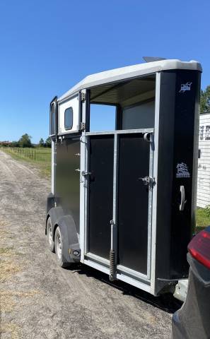 Superbe van 1,5 places Ifor Williams HB403 de 2017 noir