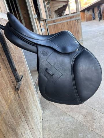 SELLE ANTARES SIGNATURE OBSTACLE 17,5
