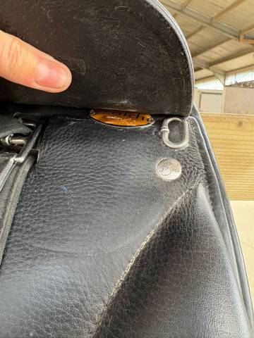 Selle de dressage 