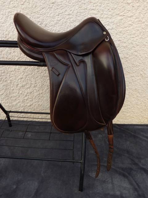 Selle Dressage Devoucoux Makila 17' Petit prix 