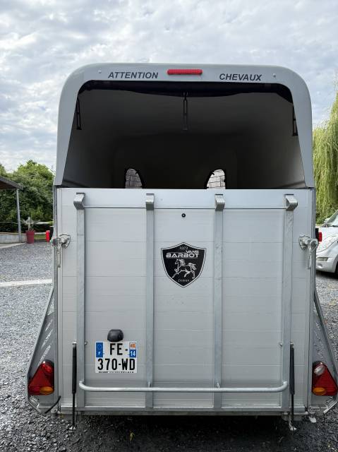 Van 2 places 