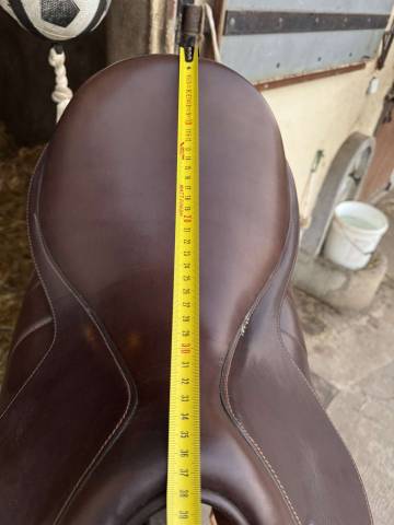 Selle de dressage 