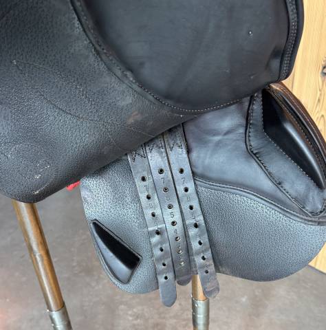 SELLE PARIANI - modèle Custom Jump Lady 17"