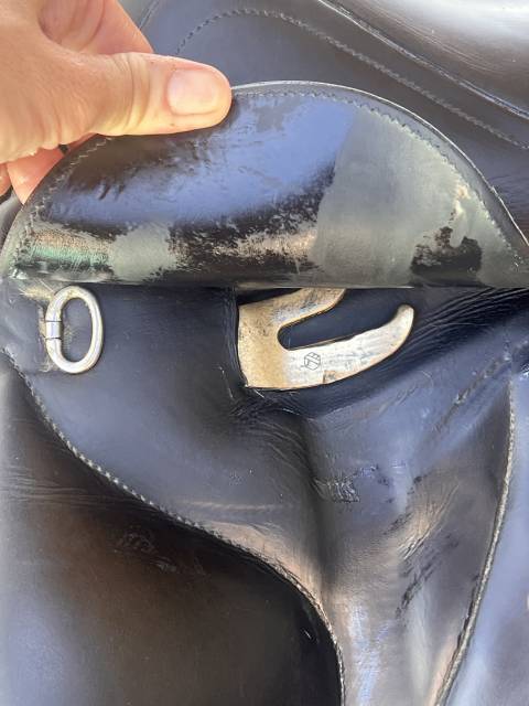 Selle de dressage Antares