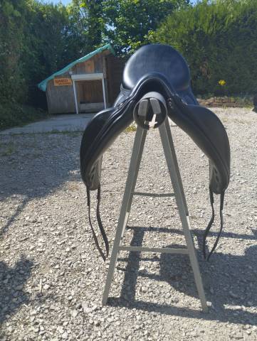 Selle de dressage devoucoux Malika 