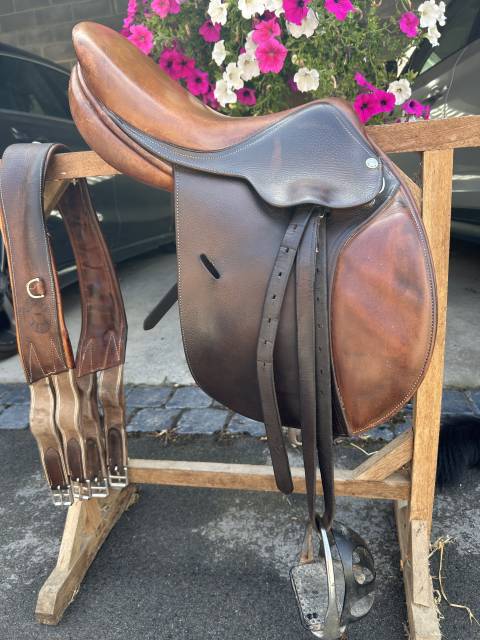 Selle butet 14 pouces