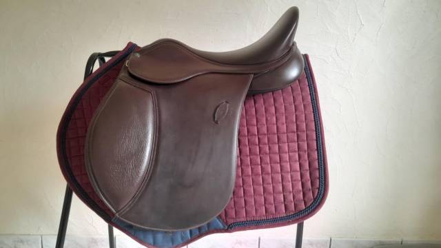 SELLE ARENA WIDE (COB) 17'