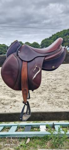 Selle Antares taille 17 de 2023