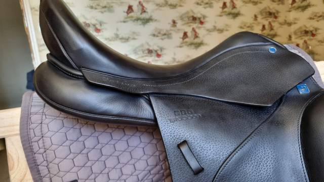 Selle Dressage Stubben Euphoria 17.5