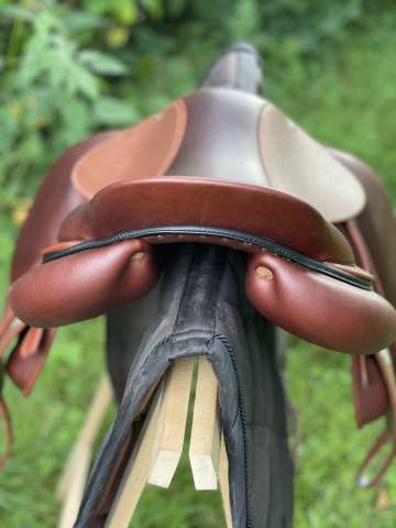 Selle Meyer 18 pommeau Marianne 2024 
