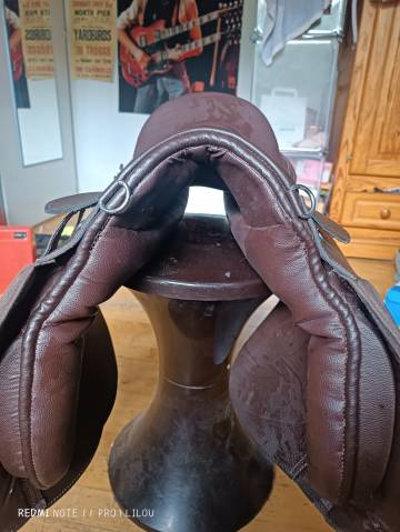 Selle &eacute;quip&eacute; 