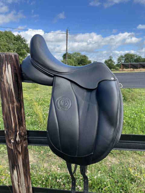 SELLE DE DRESSAGE FORESTIER