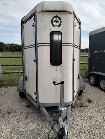 Van 2 places à louer