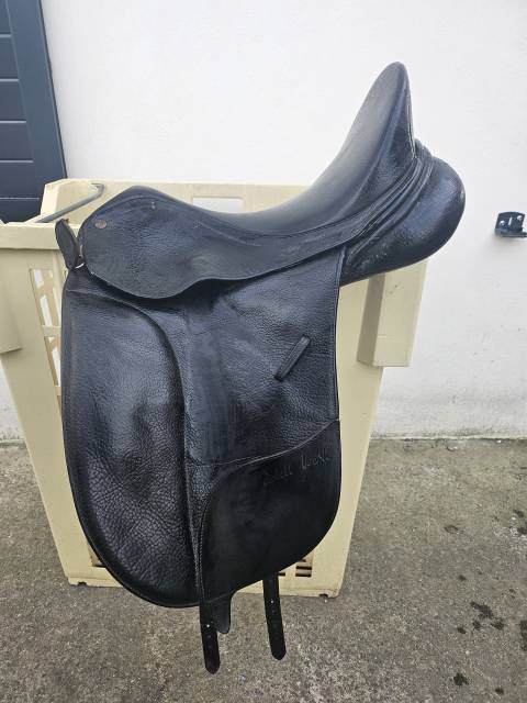 Selle dressage Bates 17.5"