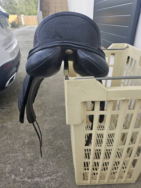 Selle dressage Bates 17.5"