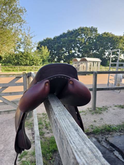 Selle Meyer modèle Marianne 17.5" 