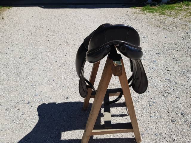 Selle dressage Childeric 17'5