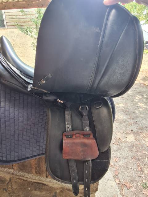 Selle thorowgood dressage haut garrot 17,5"