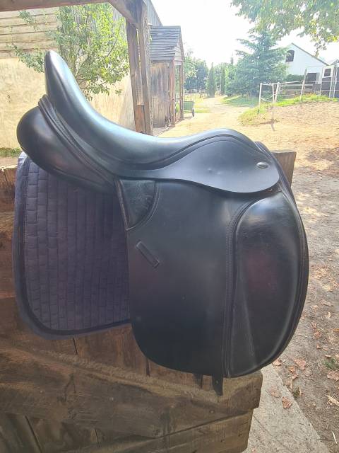 Selle thorowgood dressage haut garrot 17,5"