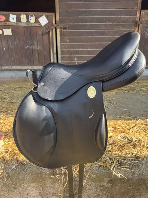 SELLE NEUVE JL MAUREL - 17,5 pouces