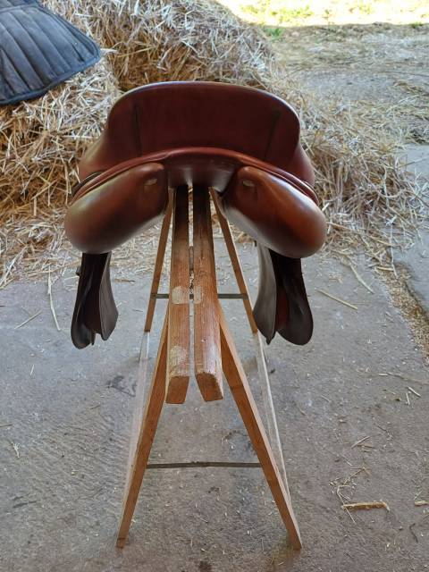 SELLE CWD année 2010 bon état 