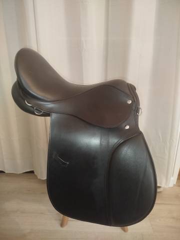 Selle mixte cuir 17,5"