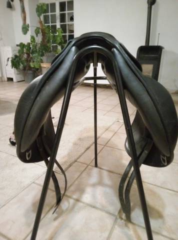 Selle dressage 17" Ikonic cuir luxe etat impeccable 