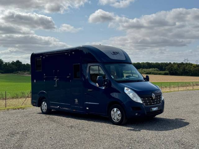 Stx renault master ba 150 dci - vendu